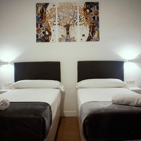 Hostal Artico Мадрид Экстерьер фото