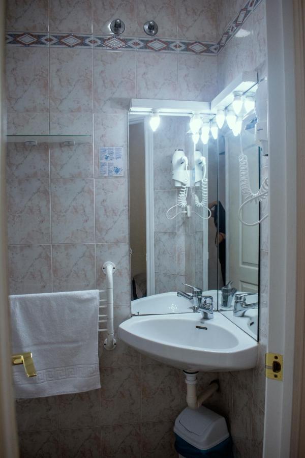 Hostal Artico Мадрид Экстерьер фото
