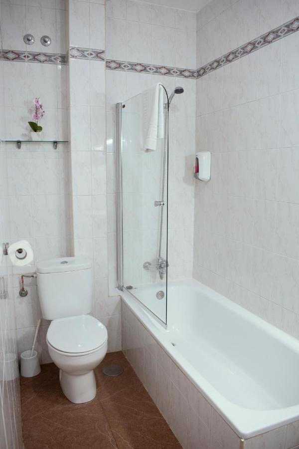 Hostal Artico Мадрид Экстерьер фото