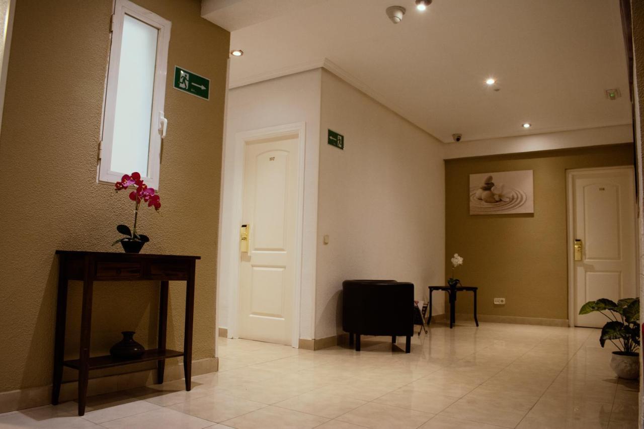 Hostal Artico Мадрид Экстерьер фото