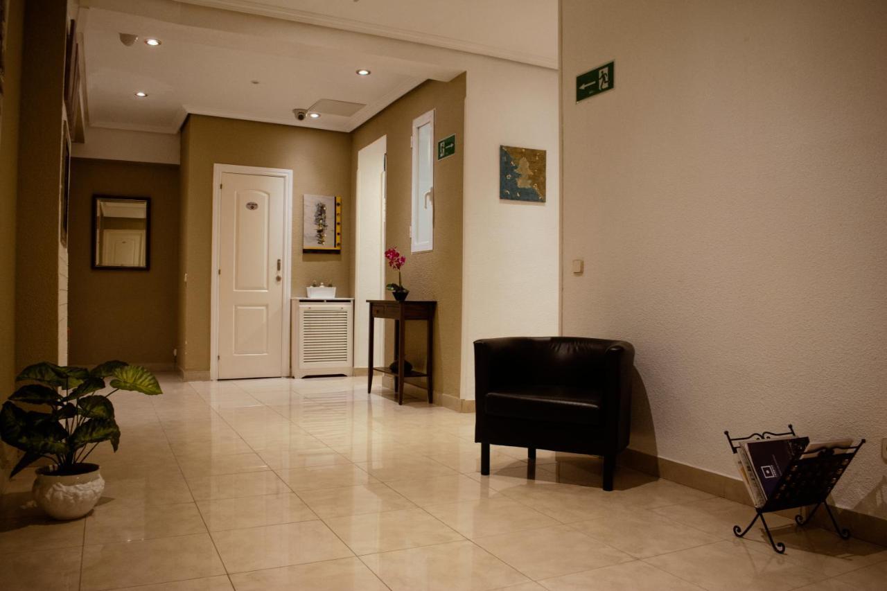 Hostal Artico Мадрид Экстерьер фото