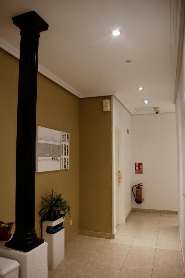 Hostal Artico Мадрид Экстерьер фото