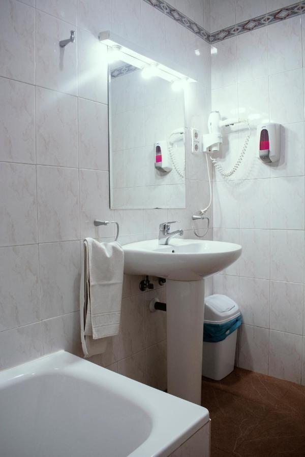 Hostal Artico Мадрид Экстерьер фото