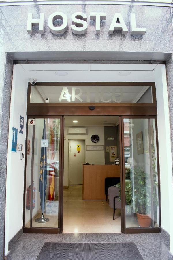 Hostal Artico Мадрид Экстерьер фото
